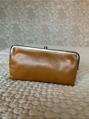 HOBO Lauren Clutch Wallet